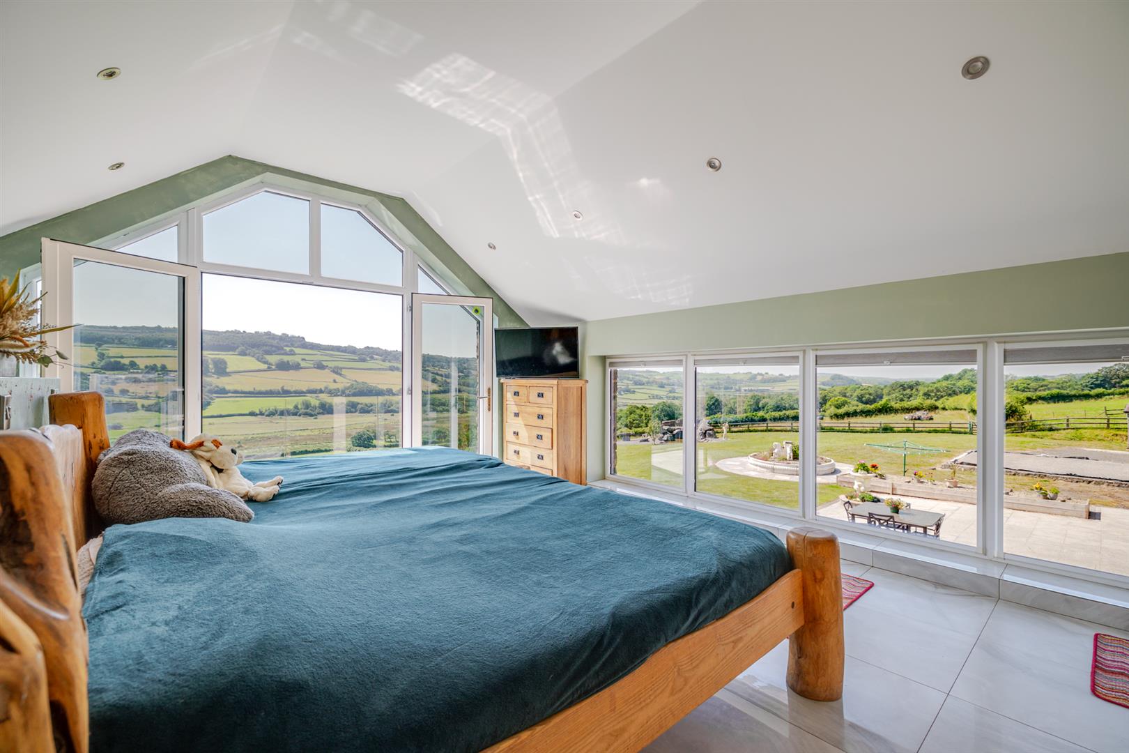 Pen Y Banc, Llangyndeyrn, Kidwelly, SA17 5ES